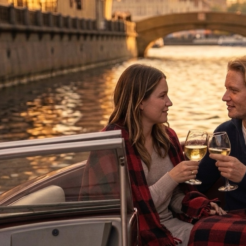 Камерная прогулка на катере по уютным каналам Санкт-Петербурга