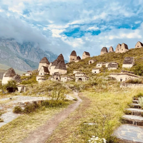 Осетинские выходные: уютный Владикавказ и впечатляющие ущелья