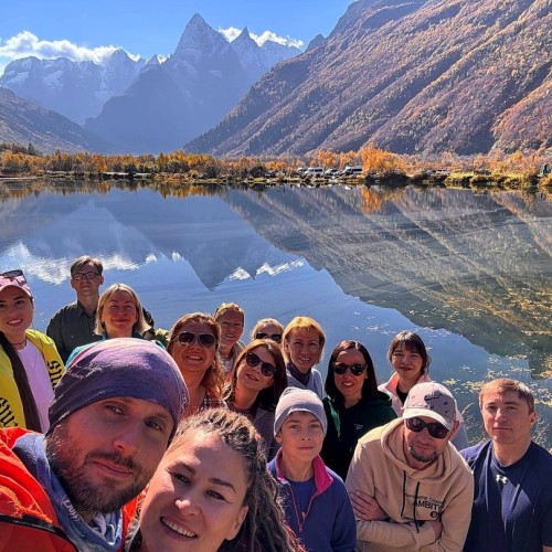 А давай в Домбай? Треккинг без рюкзаков