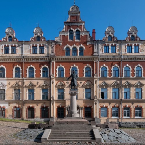 Из Петербурга в Выборг — на авто или мотоцикле