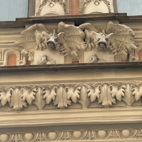 За угол от Невского проспекта: экскурсия по проходным дворам