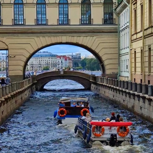 Пешком по Петербургу