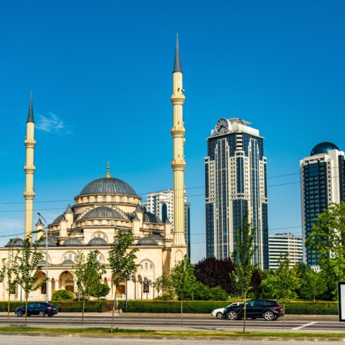 От старинных башен в горах до небоскрёбов: по Чечне с комфортом