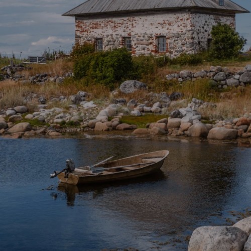 Путешествие на Соловки: погружение в историю, прогулки на катере, лодке и пешком
