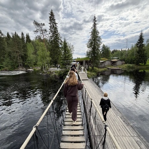 Из Санкт-Петербурга в Карелию: «Рускеала», россыпь водопадов и наследие прошлого