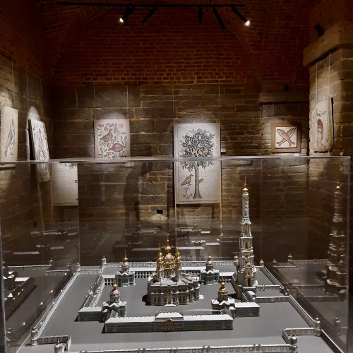 Смольный за 300 лет: от Смольного двора до убийства Кирова