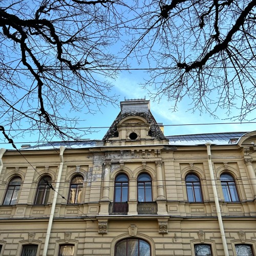 Петроградская сторона: северный модерн, поэты и чекисты