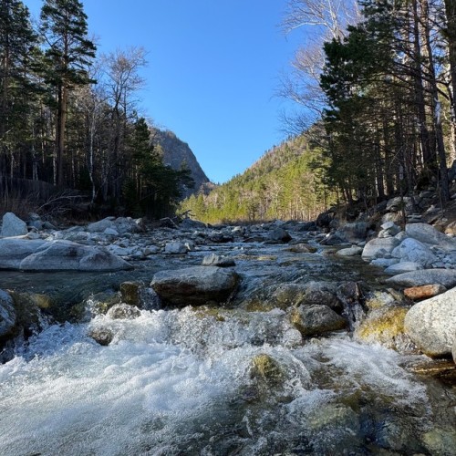 Наследие южного Байкала только для вас: Саяны, живописные водоёмы и культура Бурятии