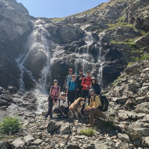 Если с другом вышел в путь: треккинги в Архызе в компании маламута (в мини-группе)