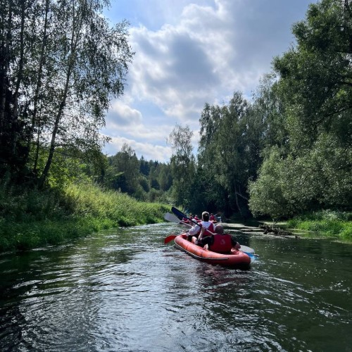 Первый раз с веслом в руках: лёгкий сплав по реке Воре (всё включено)