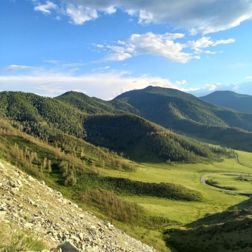 Горные перевалы и бирюзовые реки Алтая