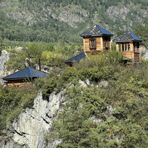 Выезд на Алтай в мини-группе: главные локации, места силы, погружение в культуру и спа