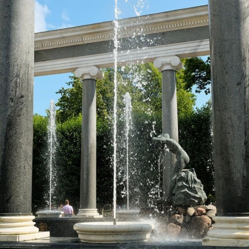 Нижний парк Петергофа: оранжерея, дворцы, фонтаны