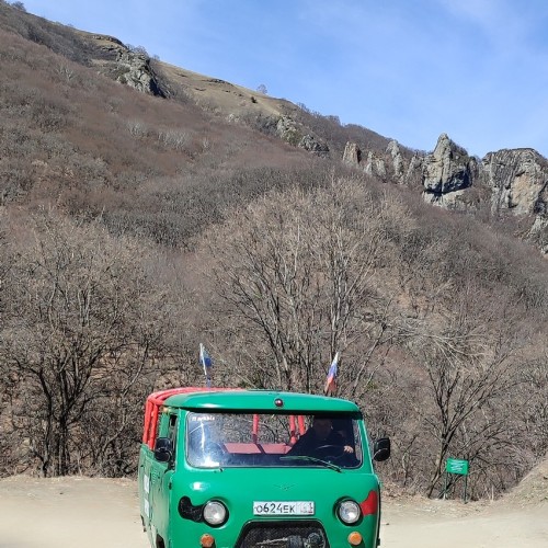 Окрестности Домбая в мини-группе: автопутешествие по знаковым локациям