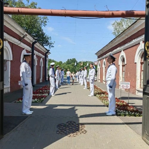 В морской пригород Петербурга — Кронштадт