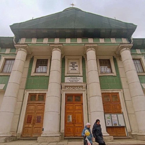 (Не)церкви: парадный Петербург и его контрасты