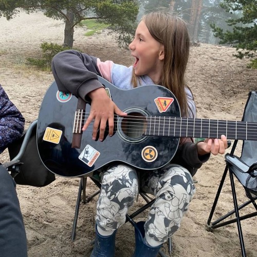 На остров за приключениями: семейный отдых на Ладоге с палатками, вожатыми и няней