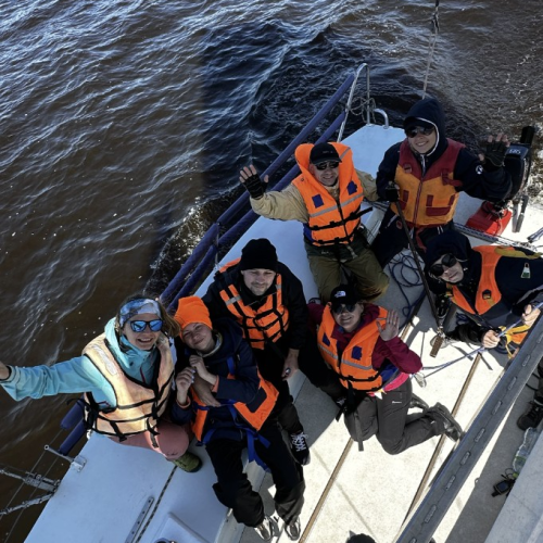 Выходные под парусами на Рыбинском море с проживанием в палатке: всё включено