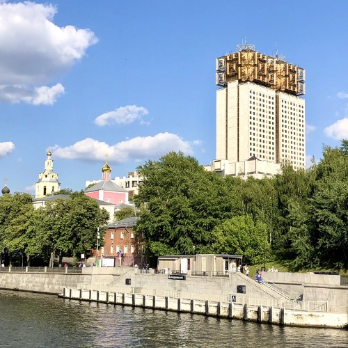 Экскурсия по Москве-реке на роскошном корабле