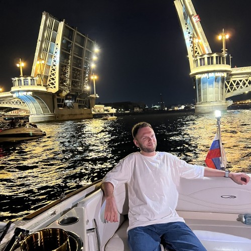 Петербург с воды и разводные мосты: на катере Mustang с капитаном