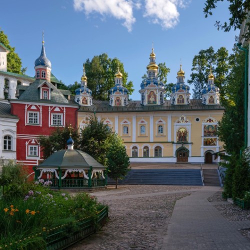 Туда, где оживает история: Псков, Пушкинские Горы, Печоры и Изборск