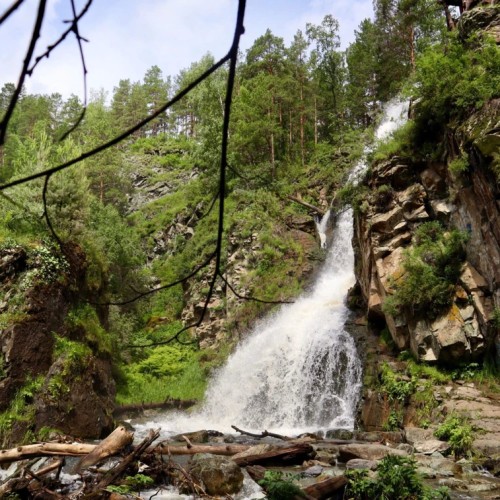Алтайские чудеса: водопады, горы, озёра и марсианские пейзажи в мини-группе