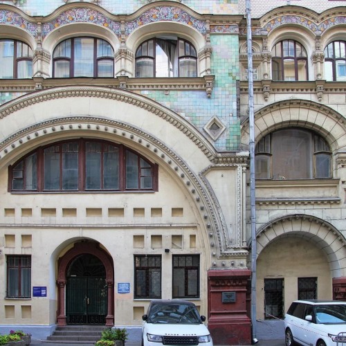 Дом переехал: как в Москве передвигали здания
