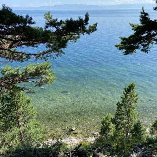 Треккинг по экотропе вдоль озера Байкал