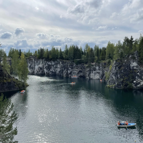 Из Петербурга — в горный парк «Рускеала» и к водопадам (всё включено)