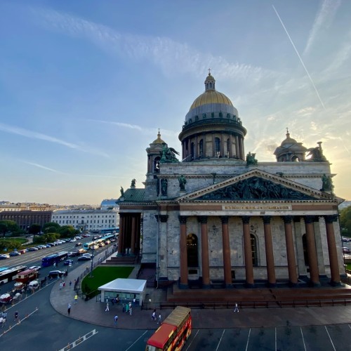 Исаакиевский собор и колоннада: Петербург сверху!