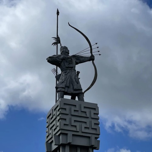 Цветущие тюльпаны и буддийские святыни: из Волгограда в Элисту