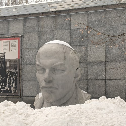 Едем с таксой по ленинским местам Петербурга