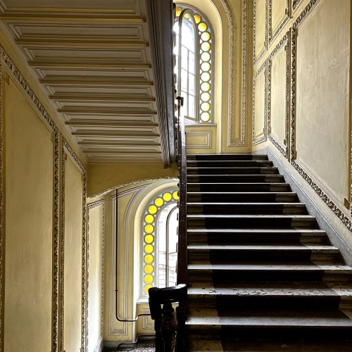 От парадных до стрит-арта: по знаковым местам Петербурга на авто премиум-класса