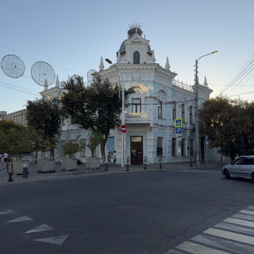 Тени старого города