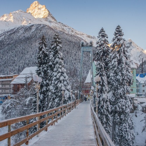 Приключение в горах Домбая и Архыза в мини-группе: прогулки, джипинг, катание верхом