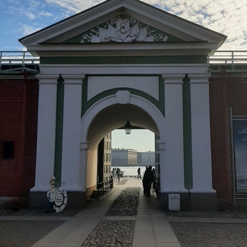 Неформальная экскурсия-путешествие по Петропавловской крепости