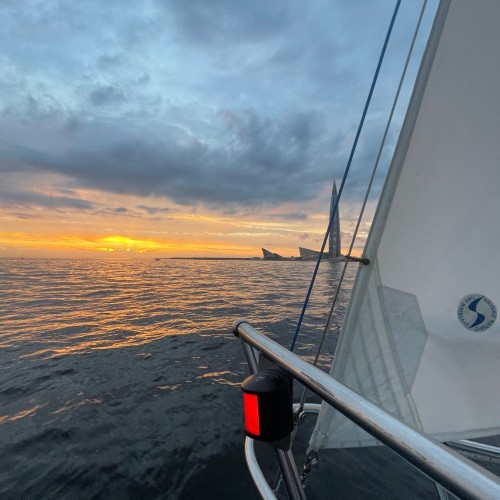 Закат — под парусами!