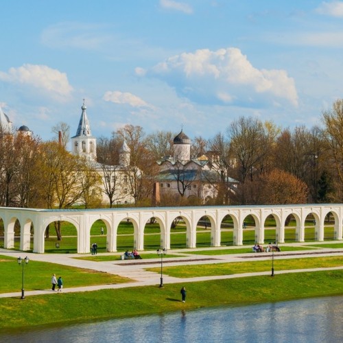 Вдоль железных дорог на встречу с историей: на круизном поезде в Новгородскую и Псковскую области