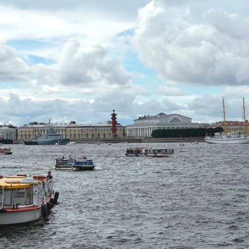 Три взгляда на город: неклассическая прогулка по Петербургу