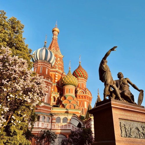 Путь к сердцу Москвы: Красная площадь и Никольская улица