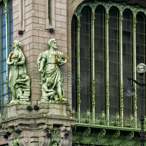 Самые необычные дома Петербурга