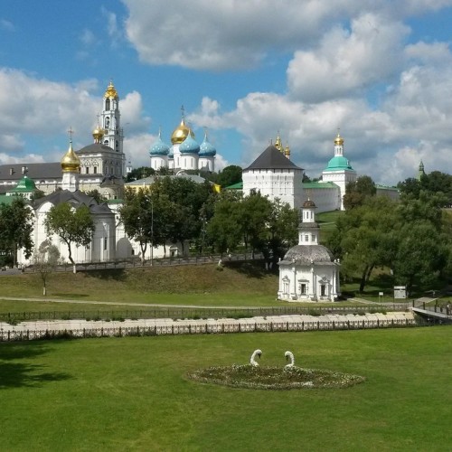 Троицкая лавра — главный монастырь в России
