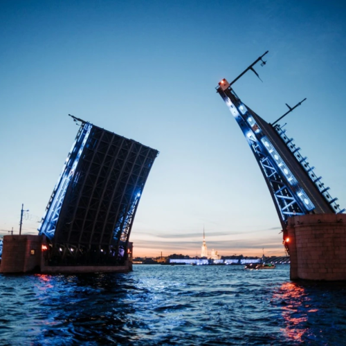 Развод мостов с Карповки — водная прогулка по ночному Петербургу