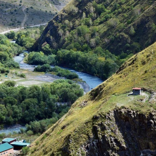 Индивидуальное автопутешествие к сокровищам Чечни: от мечетей до озера, водопадов и башен