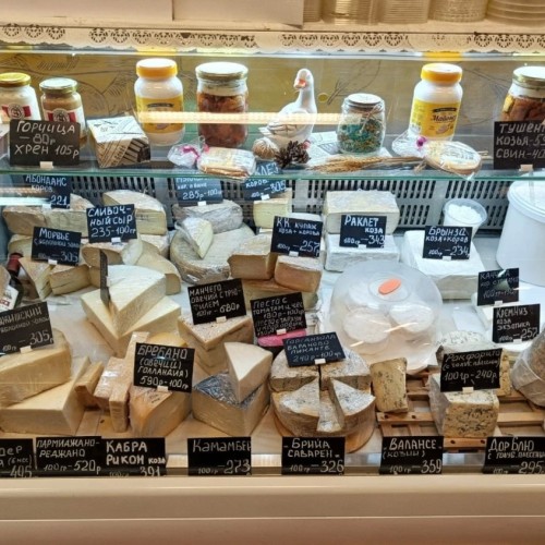 Сытная экскурсия по старейшему рынку Петербурга — с пирожками и чаепитием