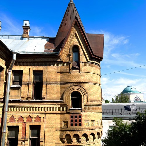 Душа Петербурга: парадные, дома и тайные дворы