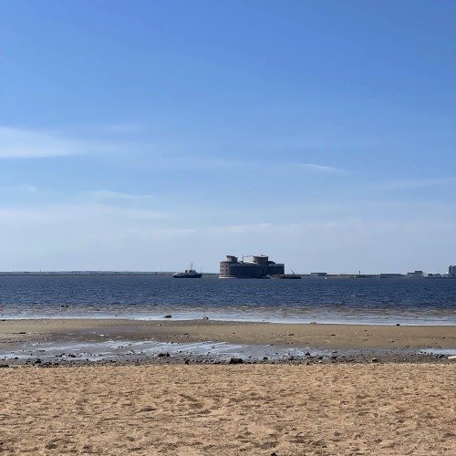 Кронштадт в мини-группе на комфортабельном автомобиле