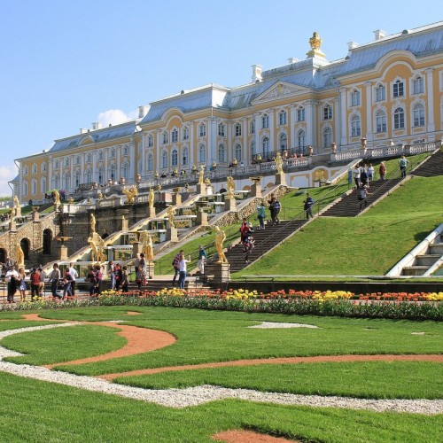 Автобусная экскурсия в Петергоф: Большой дворец, Малый дворец и фонтаны