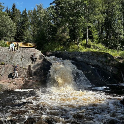 Популярная Карелия: топовые места и отдых в глэмпинге на берегу Ладоги