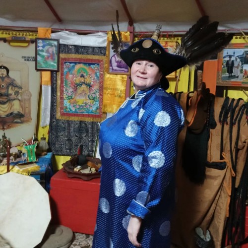 Цветущие тюльпаны и буддийские святыни: из Волгограда в Элисту